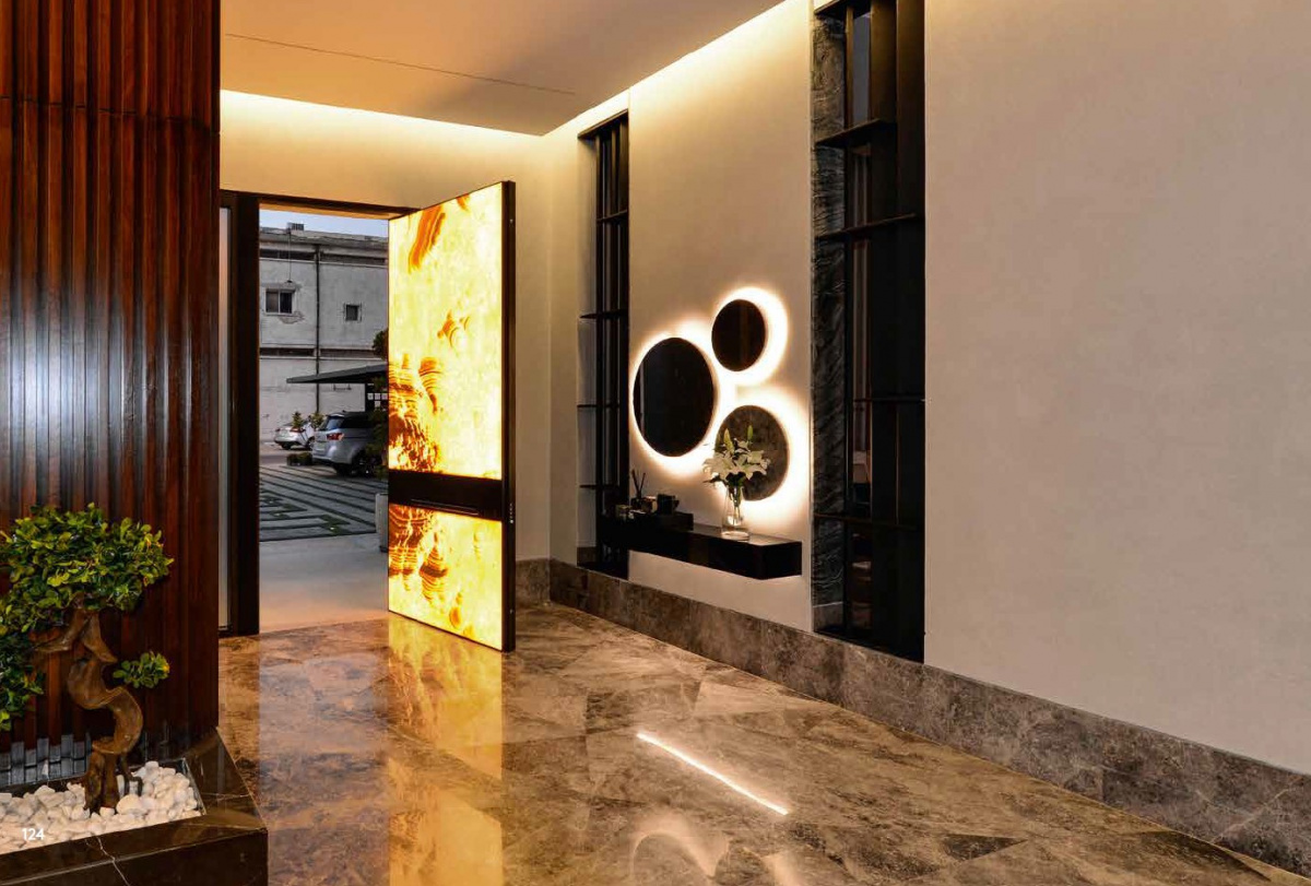 SYNUA 1500x3430 mm Cava Nero Greco Laminam + čierne profily / skrytá zárubňa