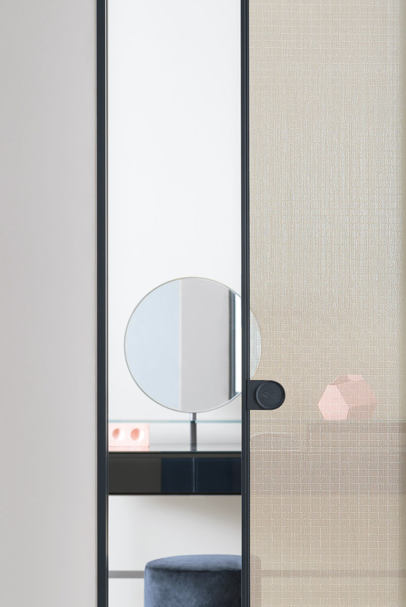 L7 posuv rám Black + sklo Marks Extraclear Satinated (Lualdi)