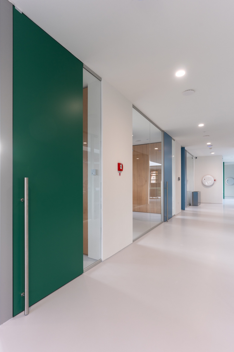 Sklenené priečky + Compass pivot RAL 6000